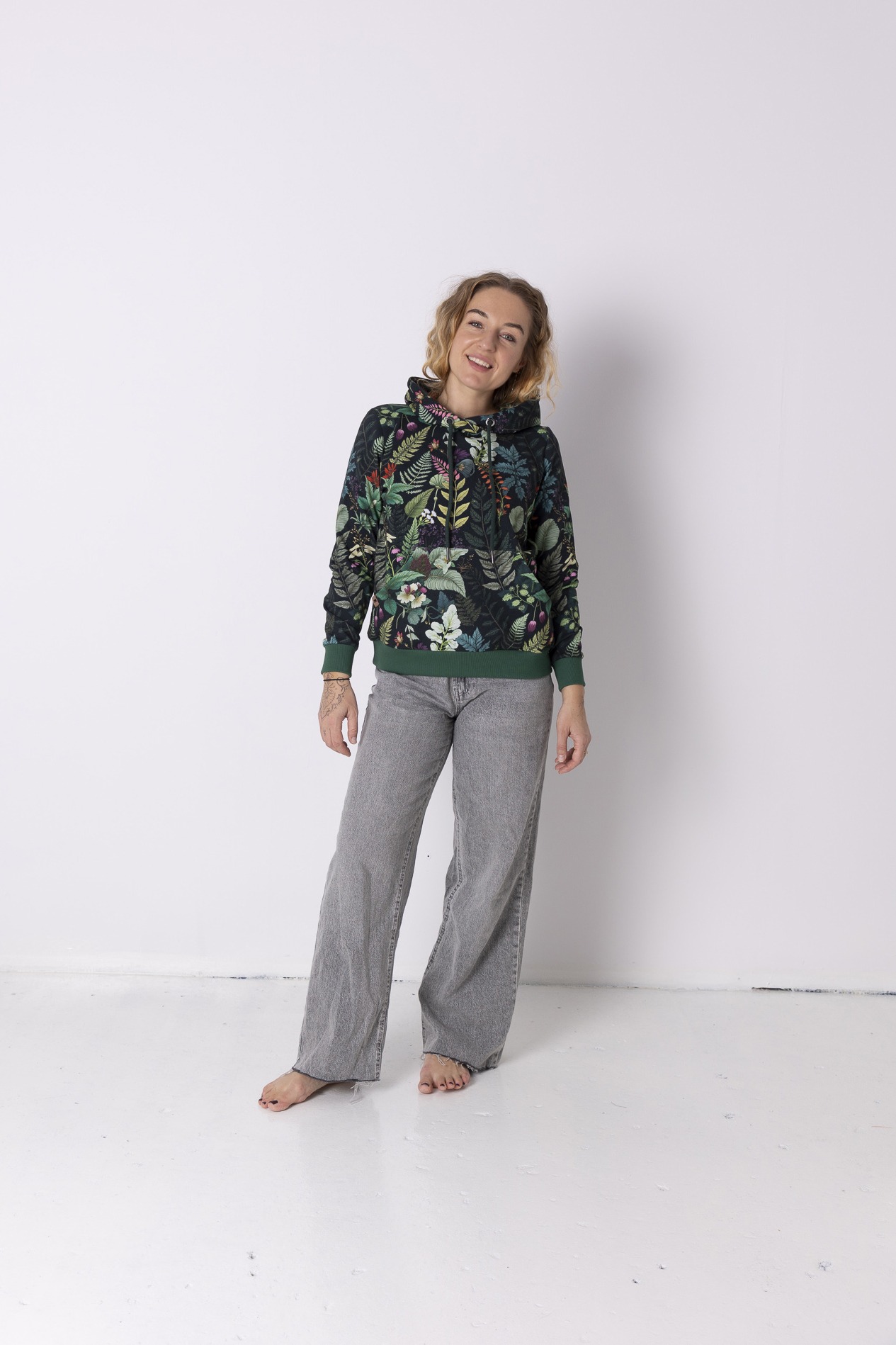 bluza-z-kapturem-kwiat-paproci (1)