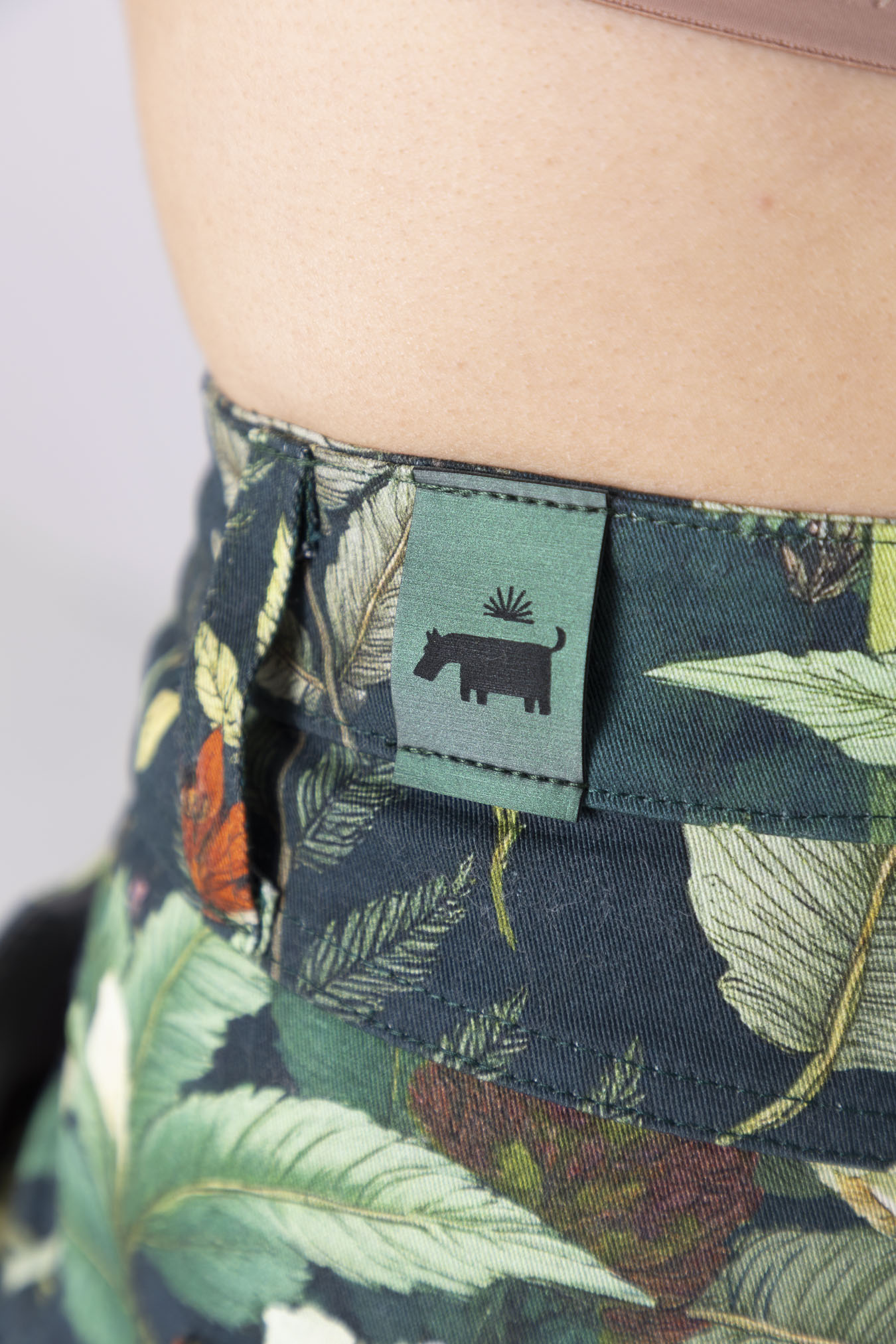 jeansowe-spodnie-kwiat-paproci (4)