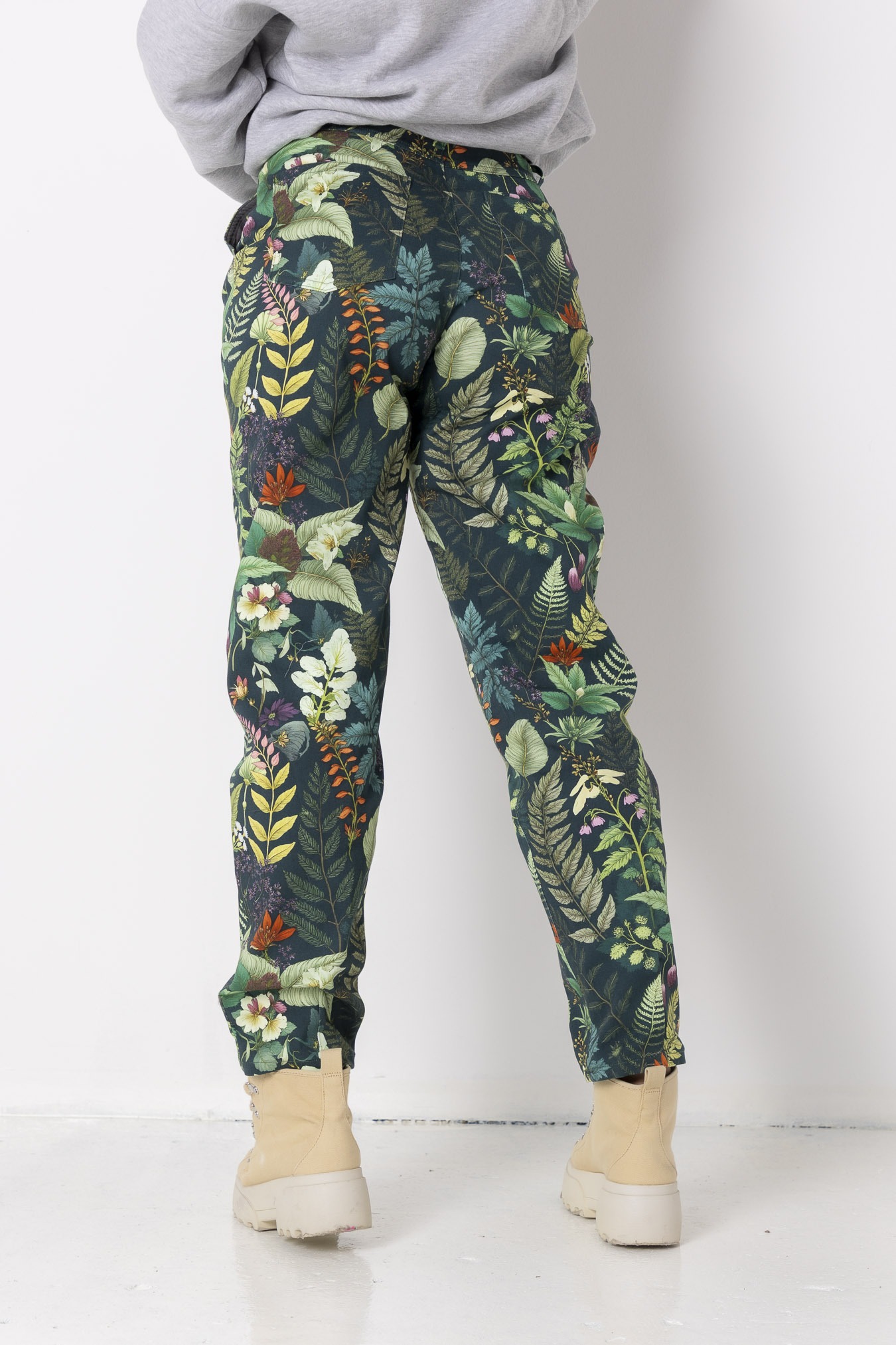 spodnie-jeansowe-kwiat-paproci (2)