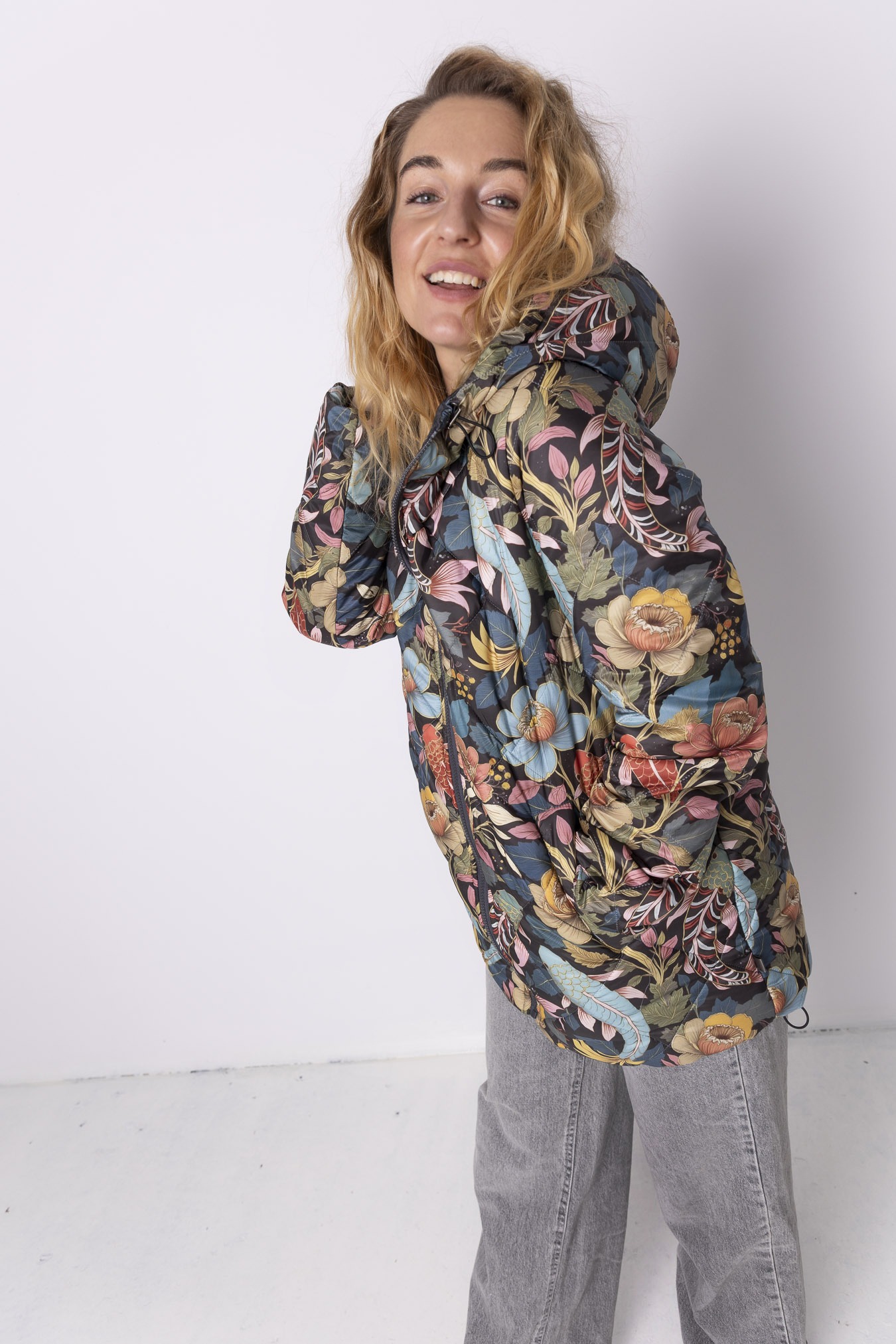 zimowa-kurtka-z-kapturem (2)