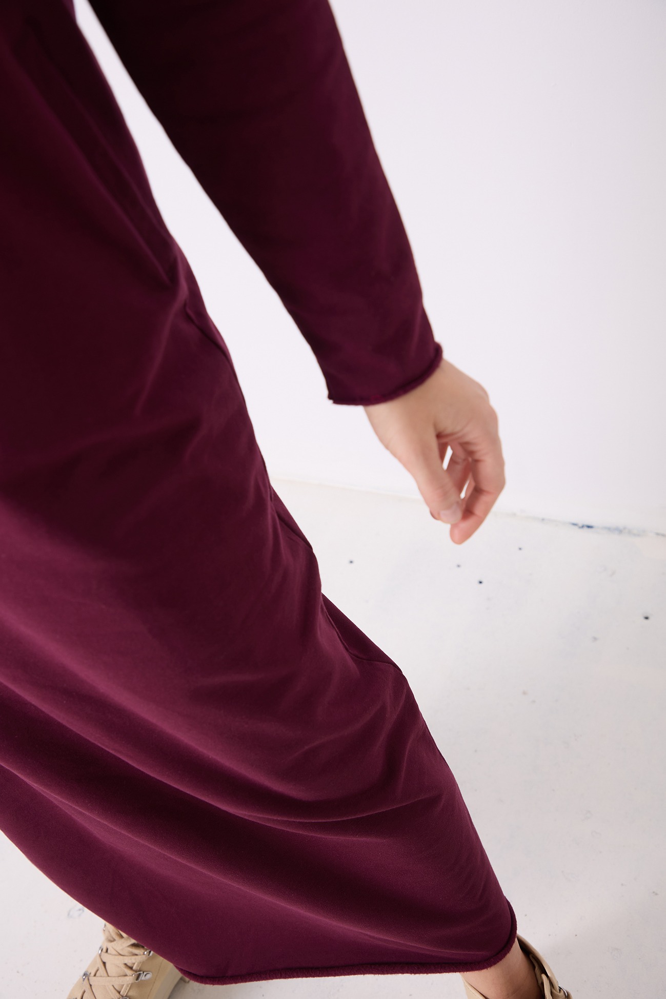 dluga-sukienka-z-kapturem (12)