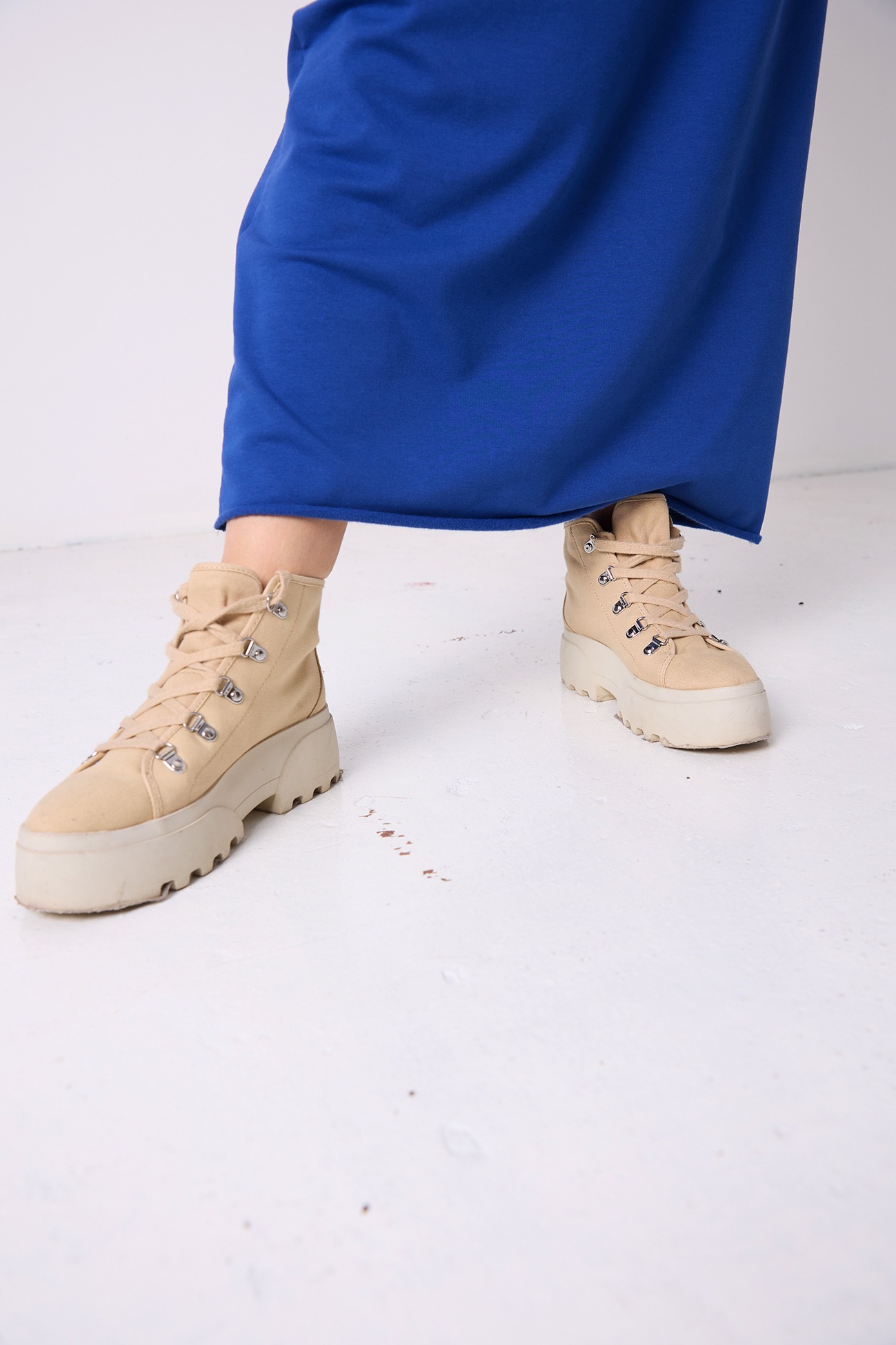 dluga-sukienka-z-kapturem (2)