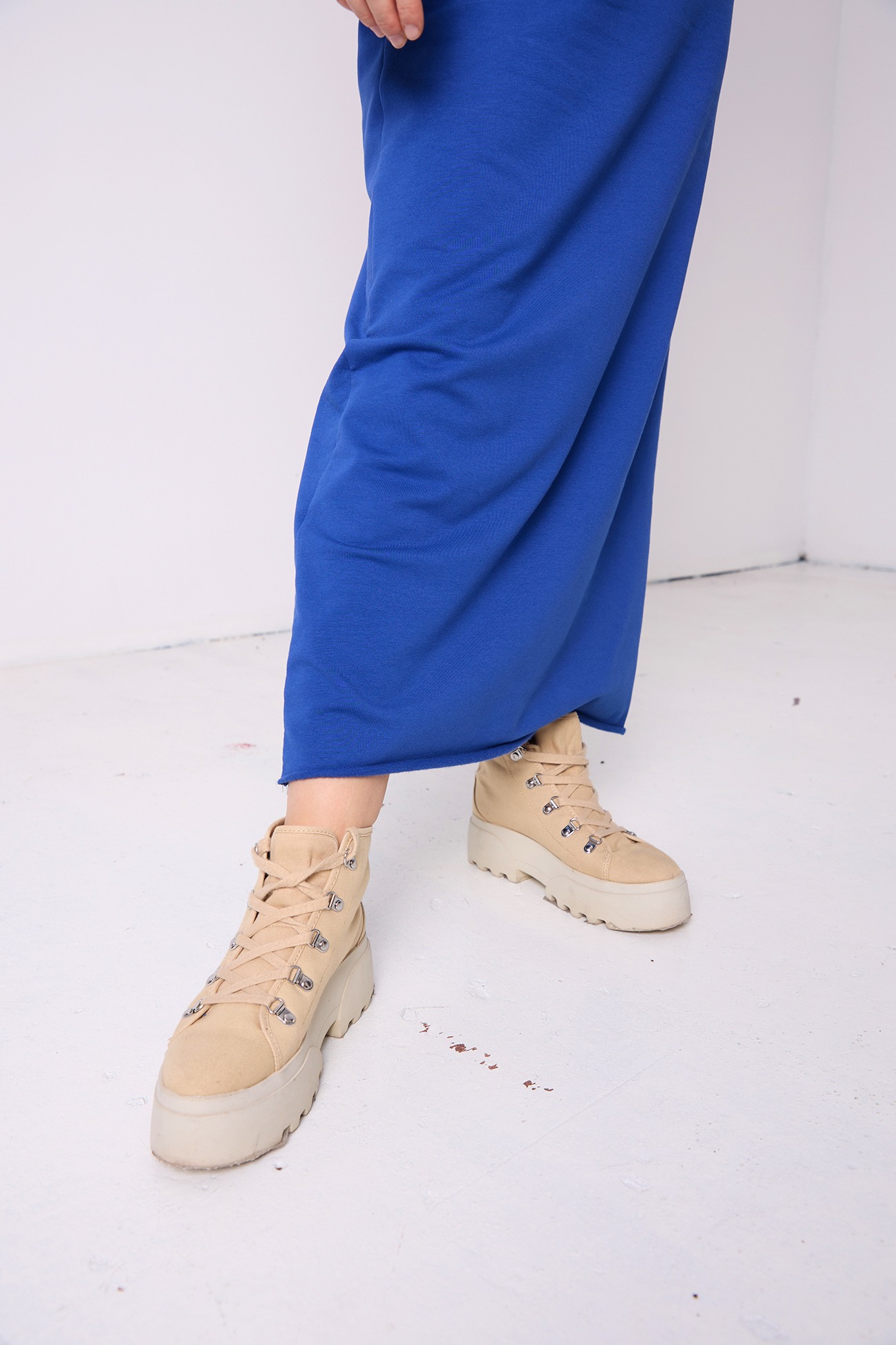 niebieska-sportowa-sukienka-dziendobry (2)