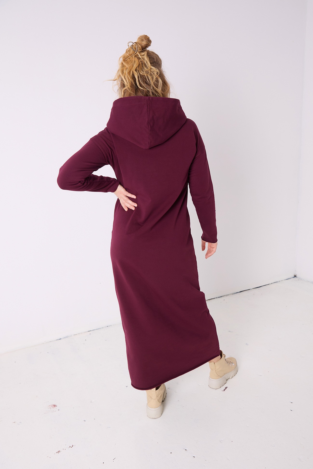 sportowa-sukienka-z-kapturem-dziendobry (1)