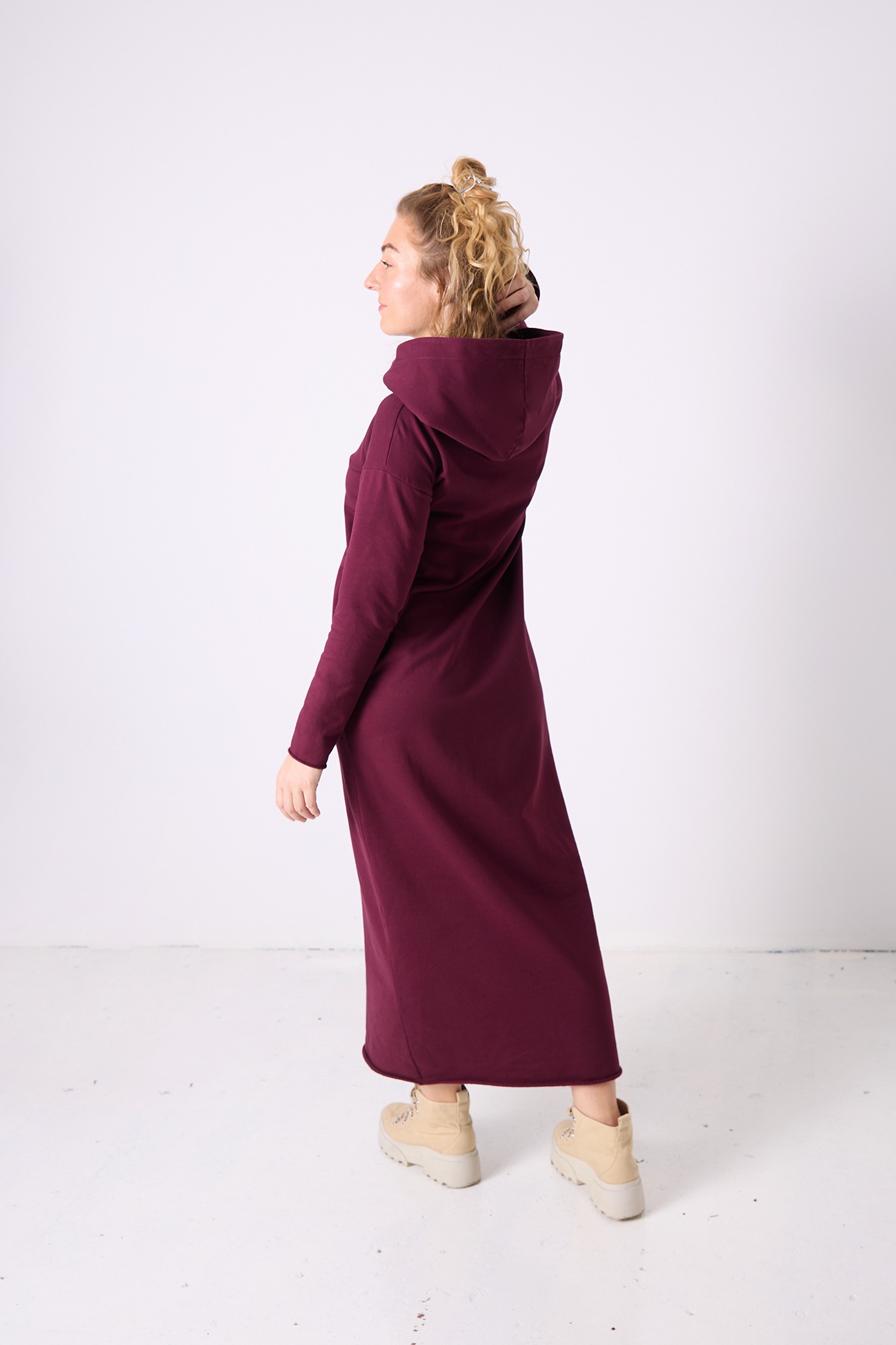 sportowa-sukienka-z-kapturem-dziendobry (4)