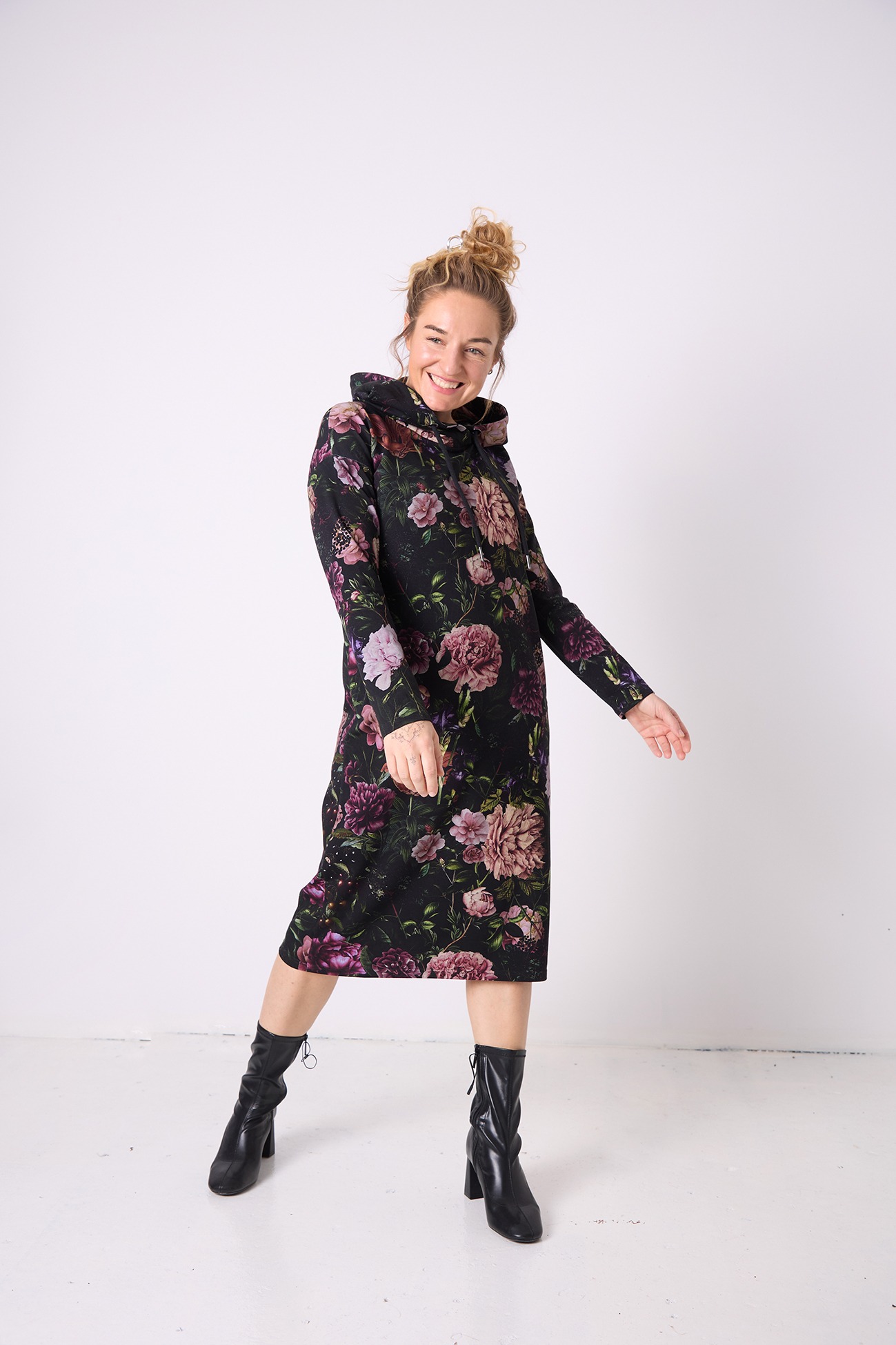 sukienka-dresowa-ciemne-piwonie (1)