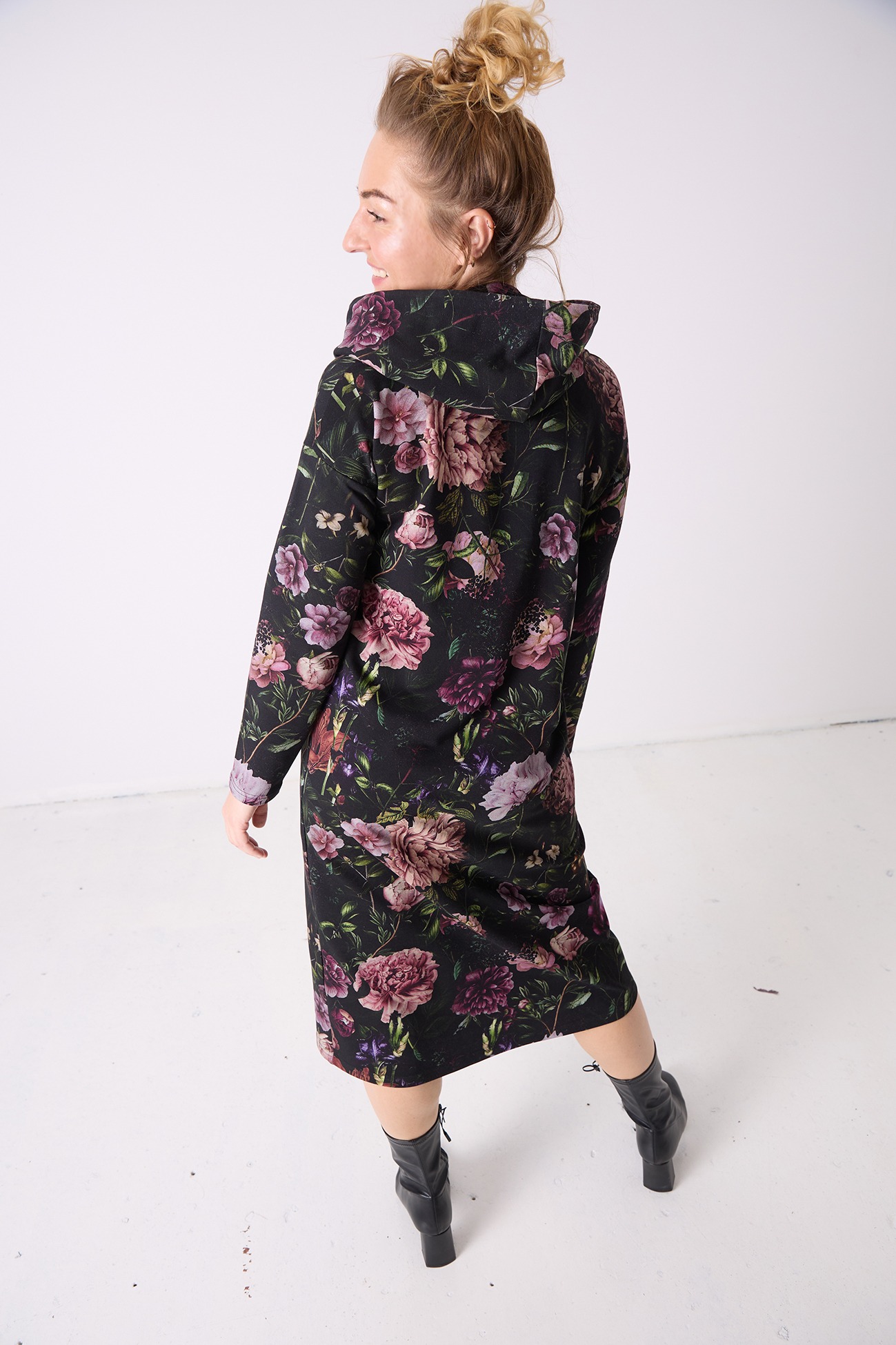 sukienka-z-kapturem-piwonie (2)