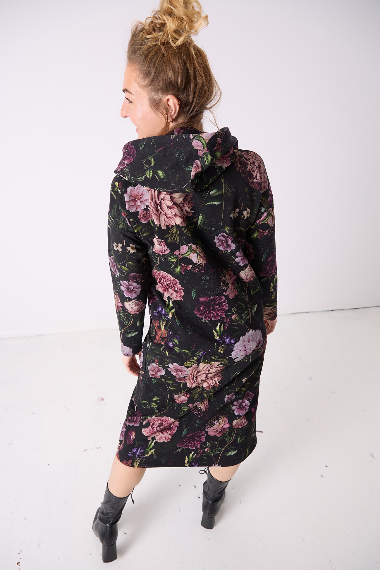 sukienka-z-kapturem-piwonie (3)