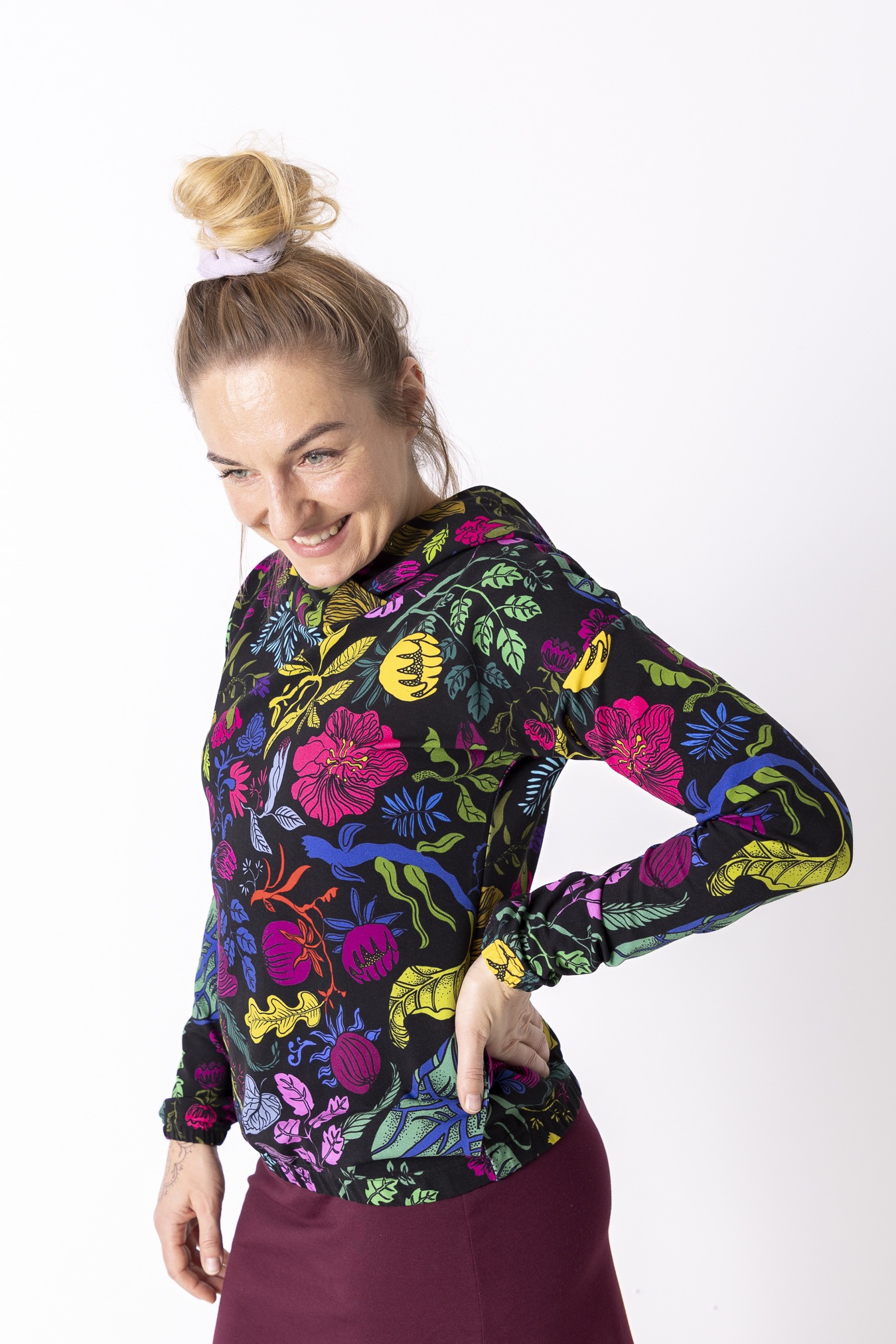 bluza-hoodie-czarny-ogrod (5)