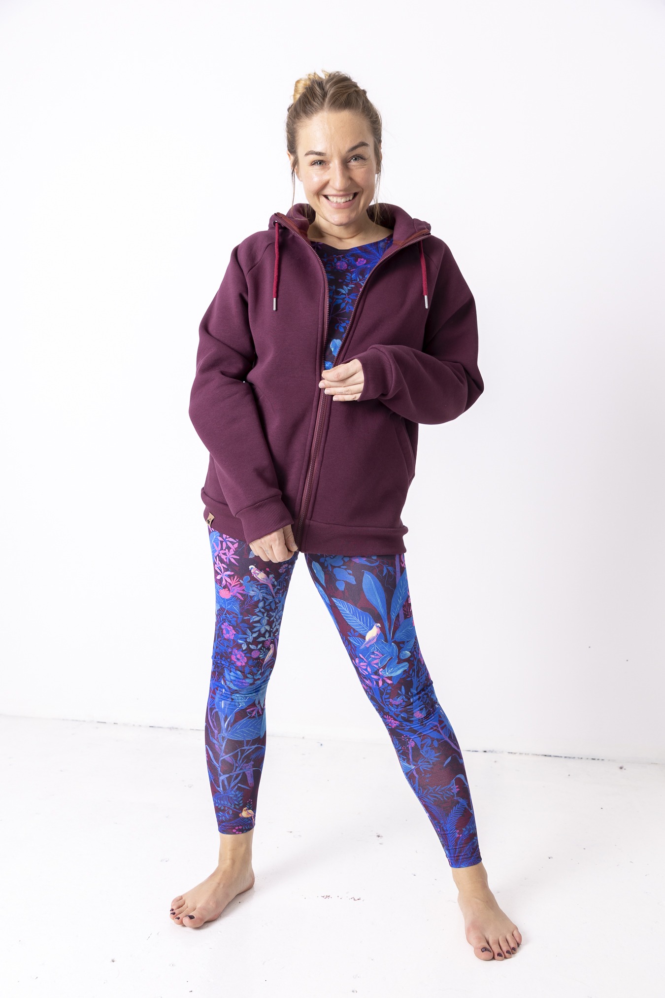 bordowa-bluza--z-kapturem-oversize (2)