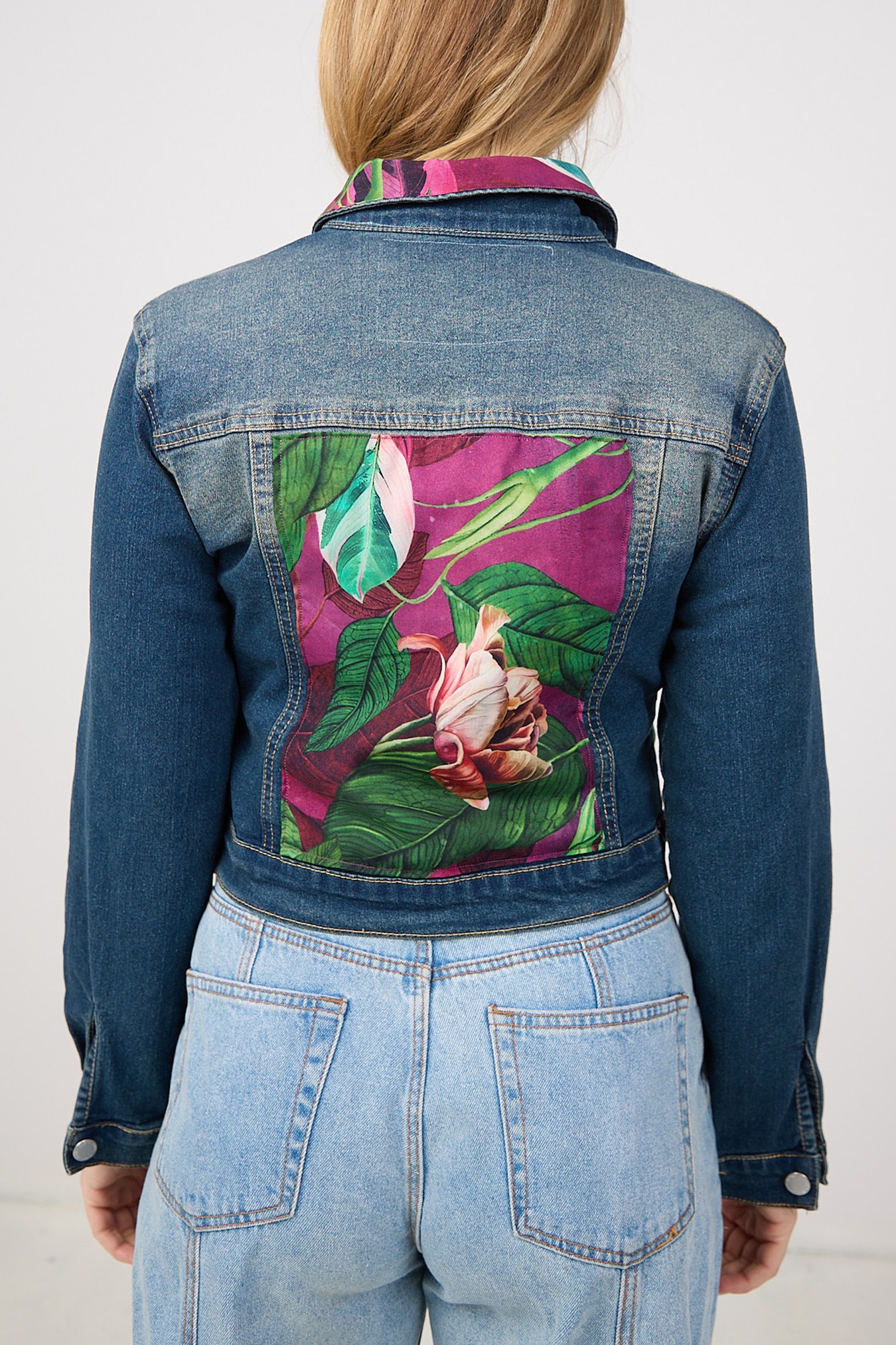 kurtka_jeansowa_tulipany_upcycling_4