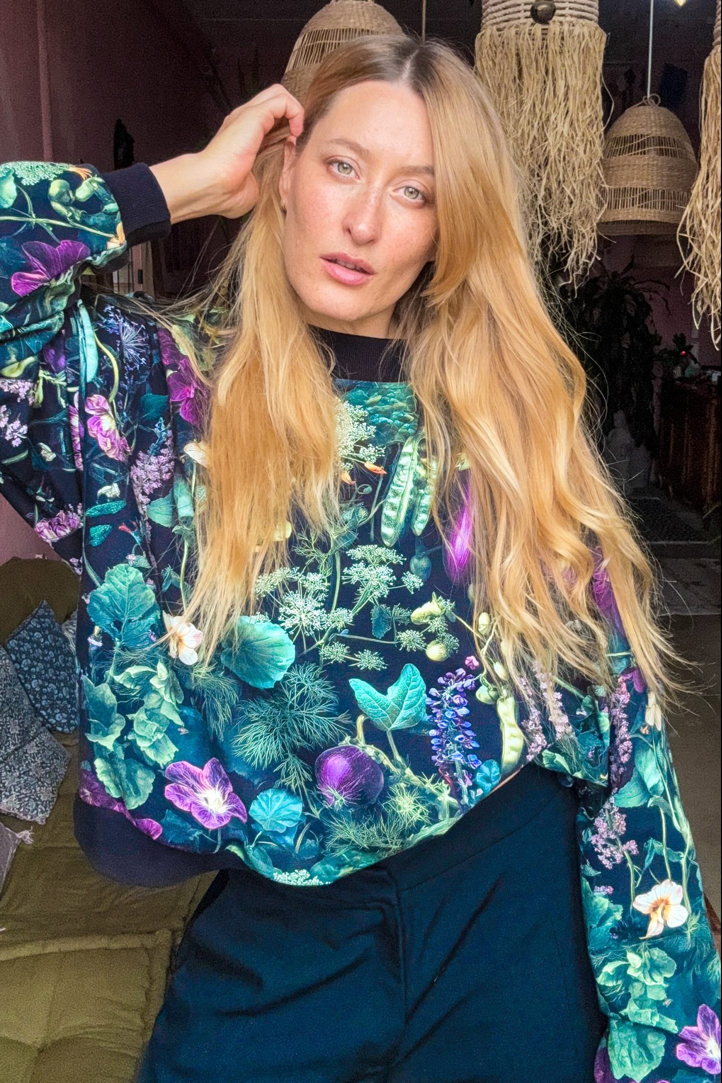 Bluza Luna Solanum w ciemnym botanicznym princie dzieńdobry