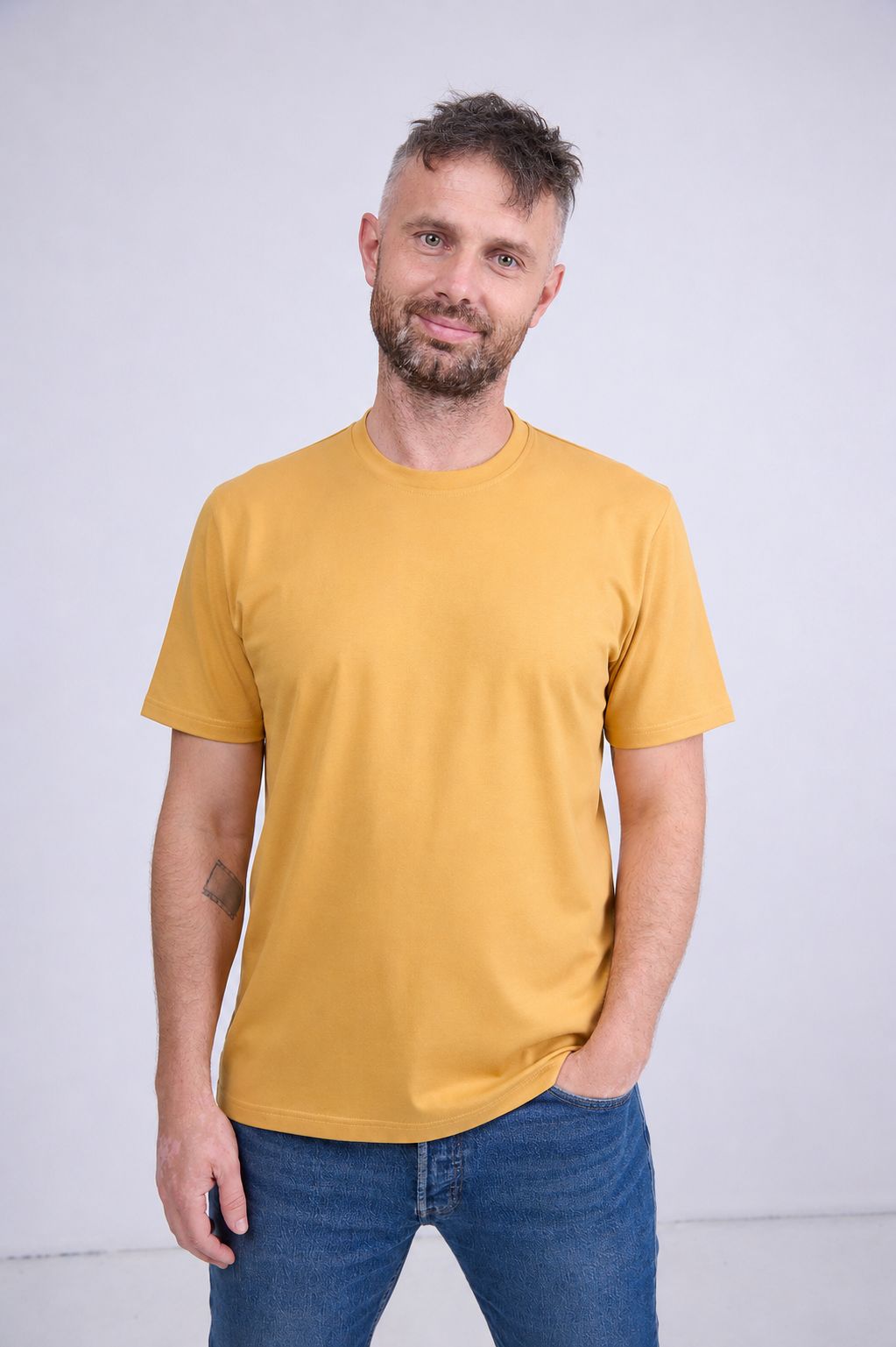 T-shirt męski Yellow w musztardowym odcieniu